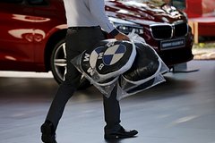 BMW и Audi ограничили работу своих онлайн-сервисов в России
