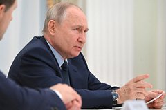 Путин поручил изменить условия выплат пособия на ребенка