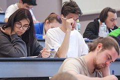 В России предложили повысить стипендии студентов до уровня МРОТ
