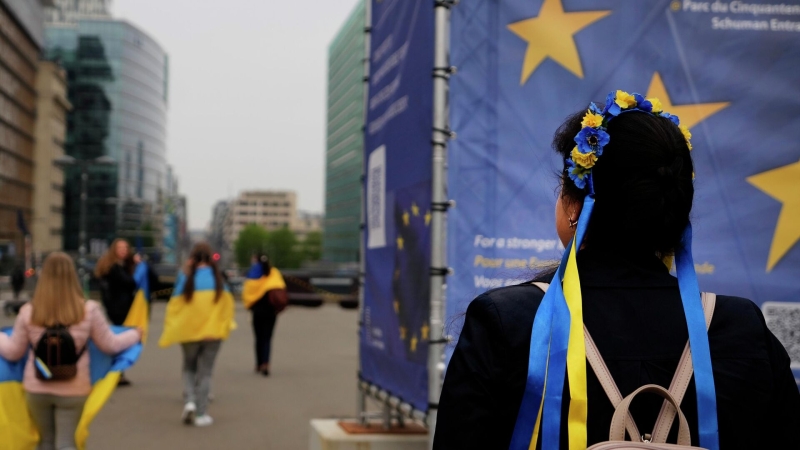 ЕС сочла преждевременным обсуждать продление ограничений на зерно с Украины